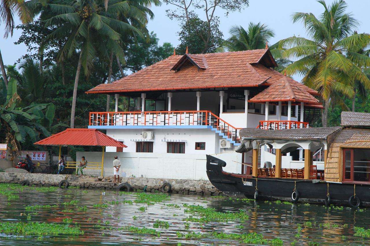 Hotel Chaandhni Lake View Alappuzha Exterior foto
