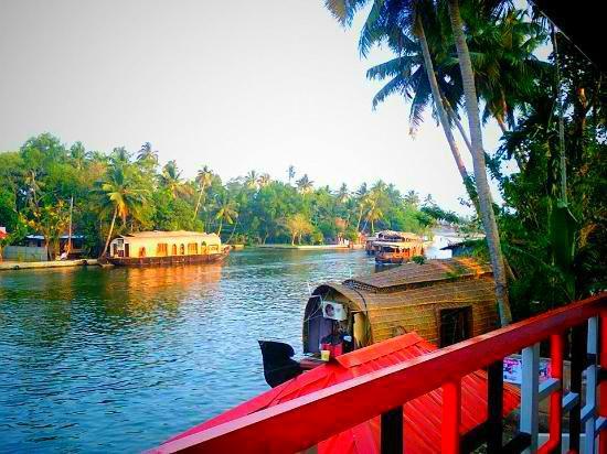 Hotel Chaandhni Lake View Alappuzha Exterior foto